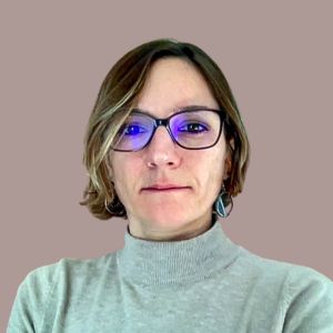  Loredana Canfora