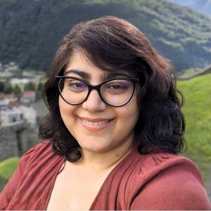 Dr. Nidhi Raina